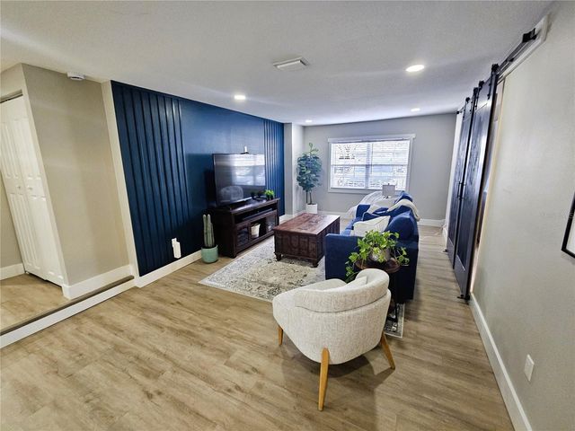 8711 N WICK PLACE, Tampa, FL 33604