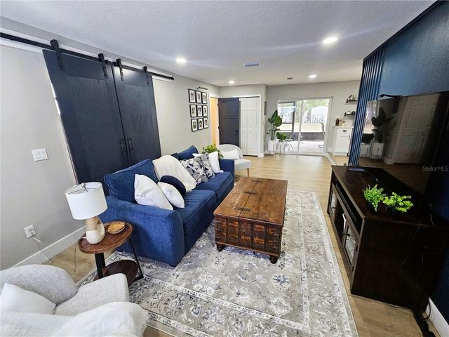 8711 N WICK PLACE, Tampa, FL 33604