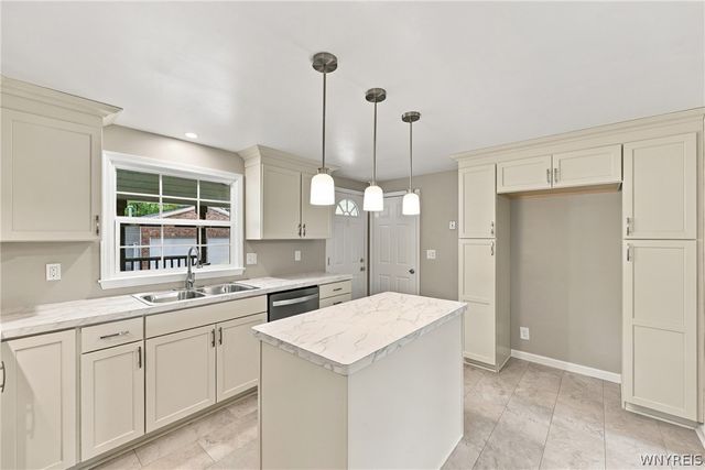 5808 Tonawanda Creek N Road, Pendleton, NY 14094