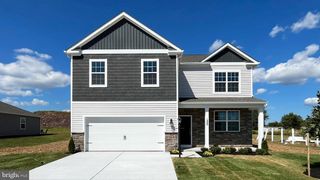 215 BELLA DR, York, PA 17404