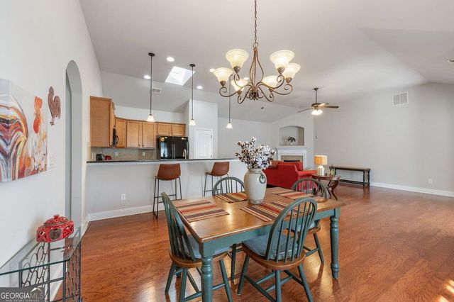 601 Abbey Drive, Woodstock, GA 30188
