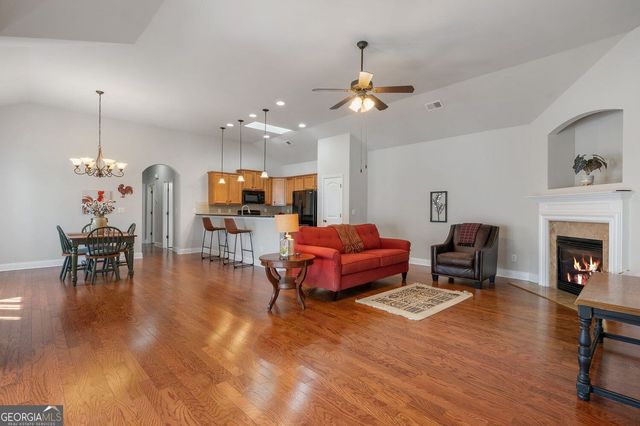 601 Abbey Drive, Woodstock, GA 30188