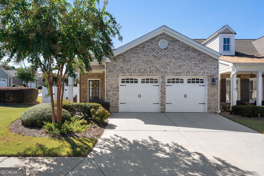 601 Abbey Drive, Woodstock, GA 30188