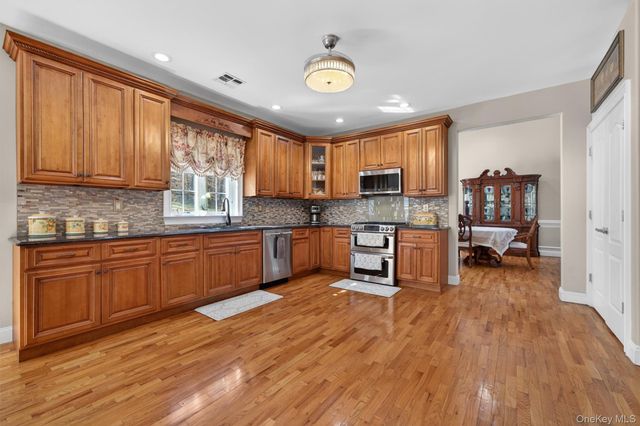 2 Pond Ridge Crossing, Newburgh, NY 12550