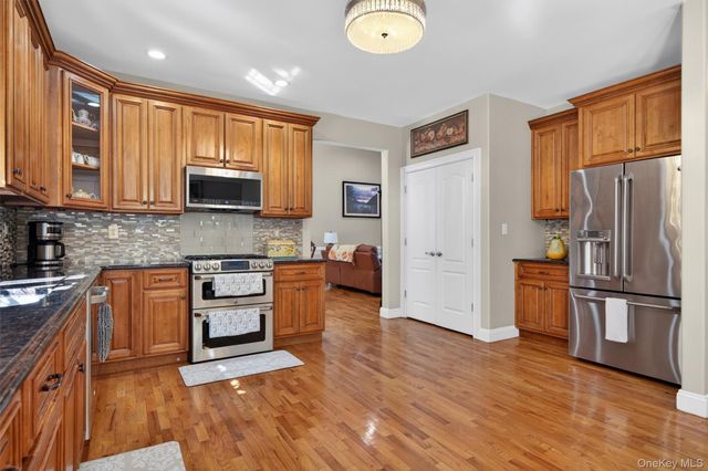 2 Pond Ridge Crossing, Newburgh, NY 12550