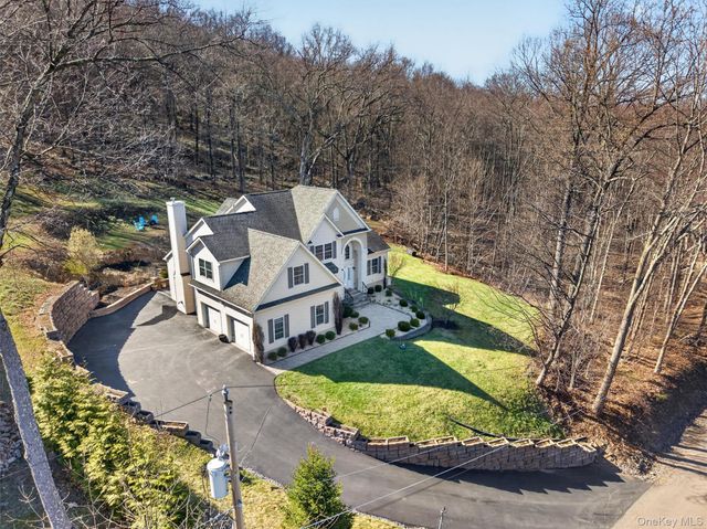 2 Pond Ridge Crossing, Newburgh, NY 12550