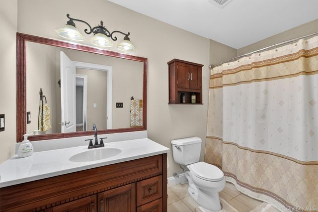 2 Pond Ridge Crossing, Newburgh, NY 12550