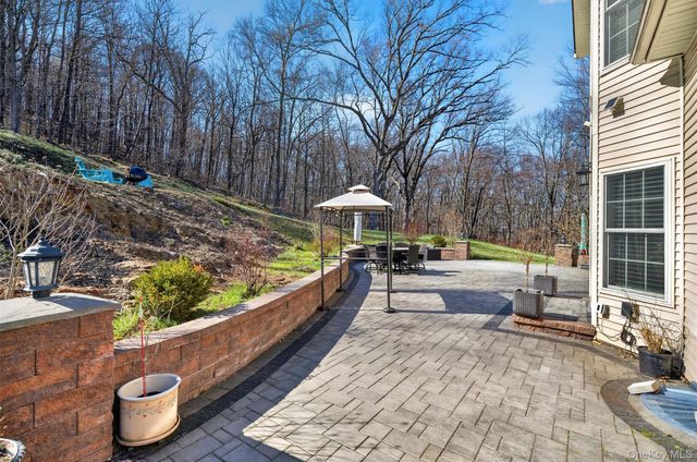 2 Pond Ridge Crossing, Newburgh, NY 12550