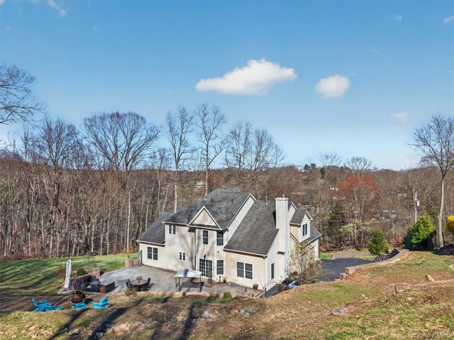 2 Pond Ridge Crossing, Newburgh, NY 12550