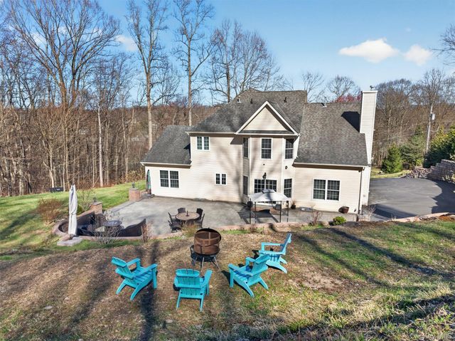 2 Pond Ridge Crossing, Newburgh, NY 12550