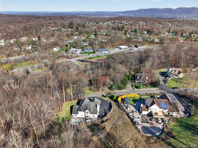 2 Pond Ridge Crossing, Newburgh, NY 12550
