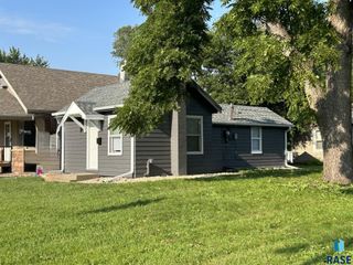2020 S Duluth Ave Avenue, Sioux Falls, SD 57105