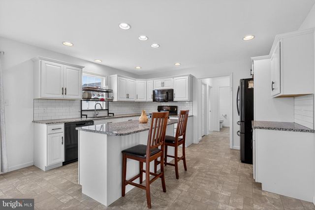 387 RESERVE LN, Mechanicsburg, PA 17050
