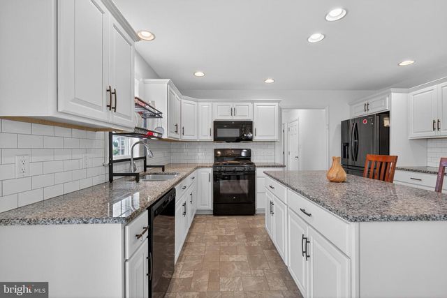 387 RESERVE LN, Mechanicsburg, PA 17050