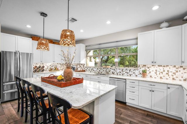 361 Rolling View CT, Canyon Lake, TX 78133