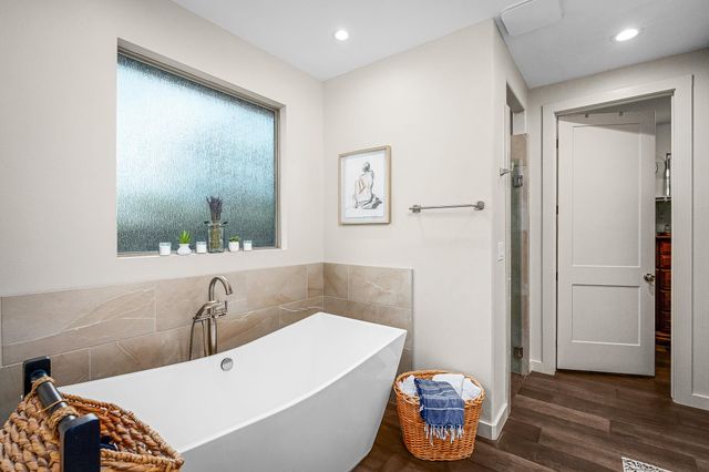 361 Rolling View CT, Canyon Lake, TX 78133