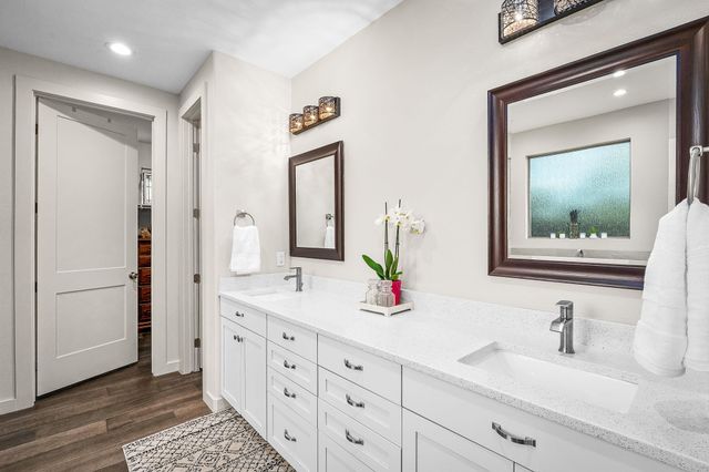 361 Rolling View CT, Canyon Lake, TX 78133