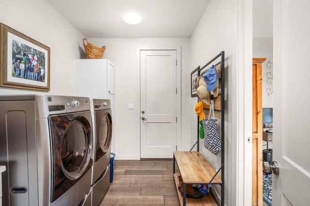 361 Rolling View CT, Canyon Lake, TX 78133