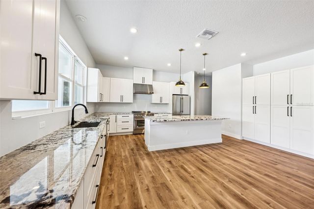 1623 MAGNOLIA AVENUE, Deland, FL 32724
