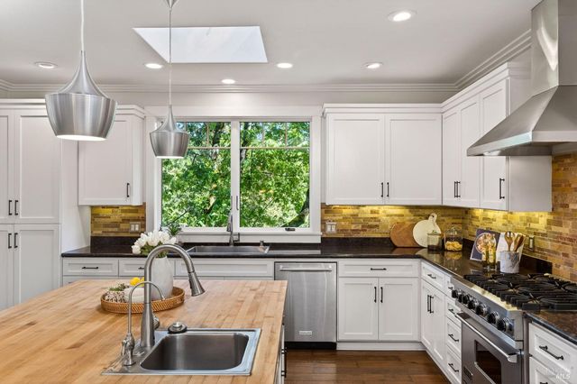 3425 Redwood Rd, Napa, CA 94558