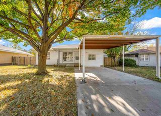 3138 NW Kinyon Ave, Lawton, OK 73505