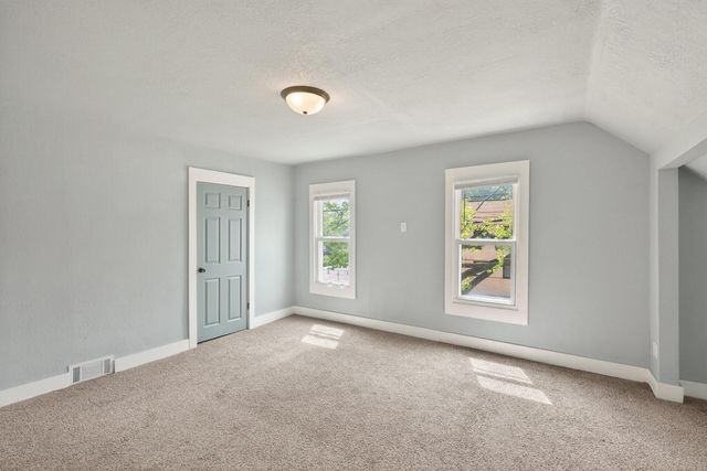 571 Front Avenue, Saint Paul, MN 55117