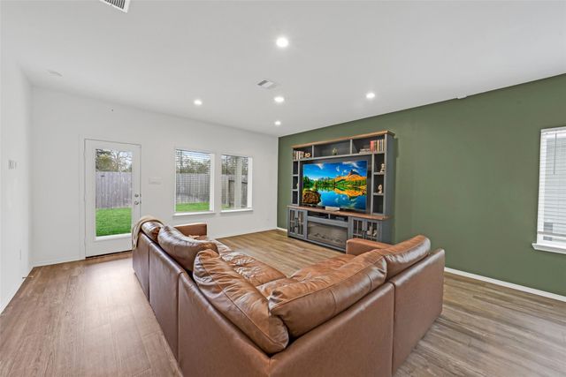 11805 Summertime Drive, Willis, TX 77318