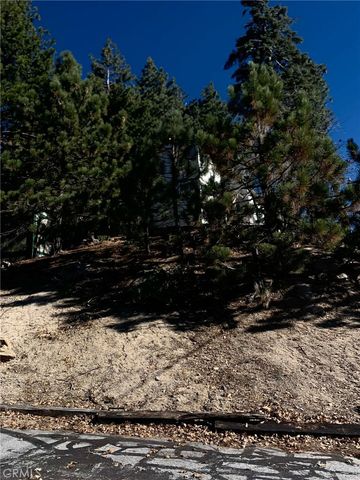 32490 Scandia Drive, Running Springs, CA 92382