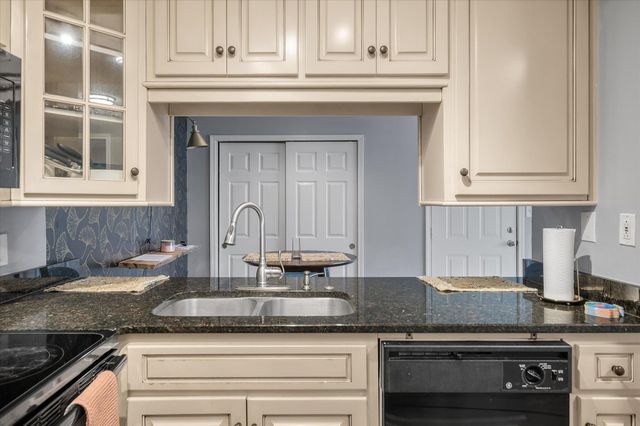 188 Midland Parkway Apt 105, Summerville, SC 29485