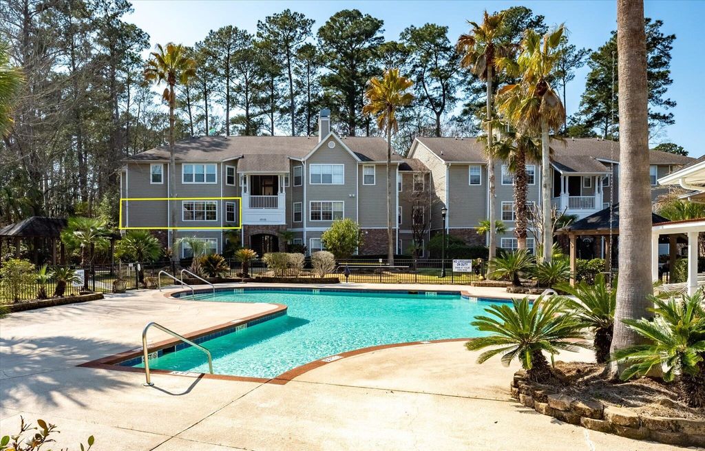 Image 1 of property listing at 188 Midland Parkway Apt 105, Summerville, SC 29485