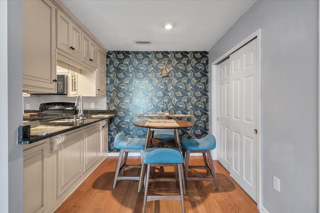 Image 18 of property listing at 188 Midland Parkway Apt 105, Summerville, SC 29485