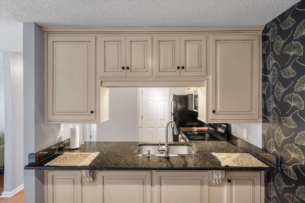 Image 20 of property listing at 188 Midland Parkway Apt 105, Summerville, SC 29485