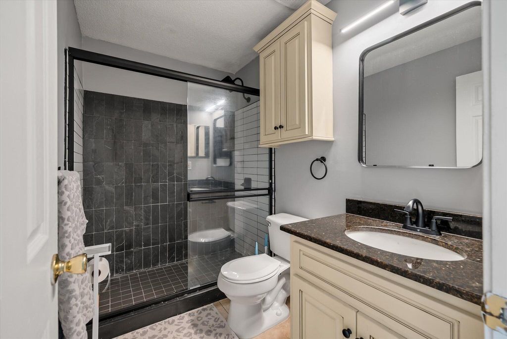 Image 29 of property listing at 188 Midland Parkway Apt 105, Summerville, SC 29485