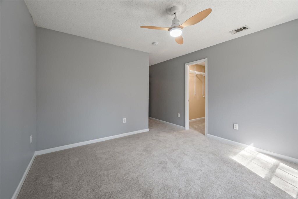 Image 5 of property listing at 188 Midland Parkway Apt 105, Summerville, SC 29485
