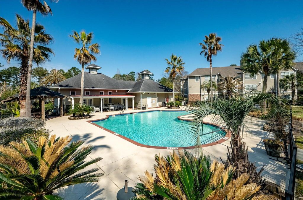 Image 9 of property listing at 188 Midland Parkway Apt 105, Summerville, SC 29485