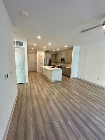 3636 W Dallas Street 359, Houston, TX 77019