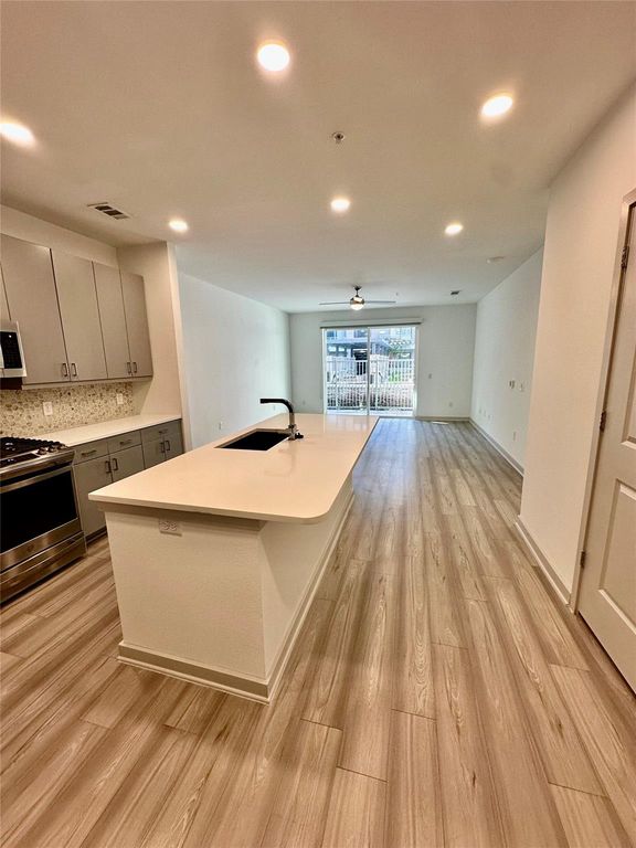 3636 W Dallas Street 359, Houston, TX 77019