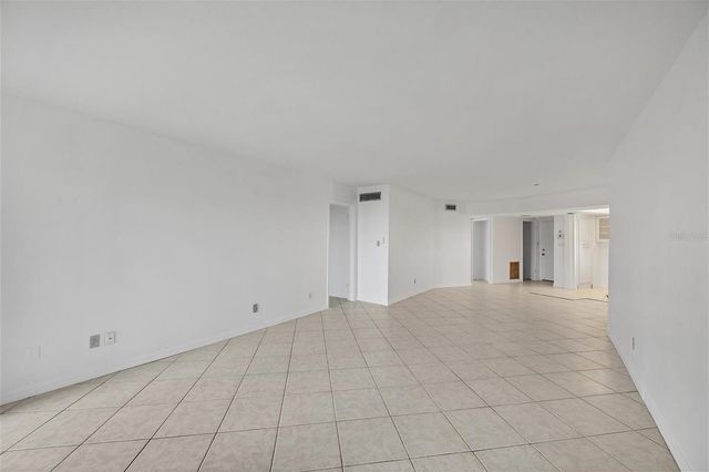 2110 BENJAMIN FRANKLIN DRIVE 303, Sarasota, FL 34236