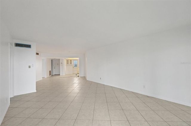 2110 BENJAMIN FRANKLIN DRIVE 303, Sarasota, FL 34236