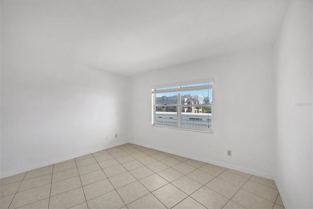 2110 BENJAMIN FRANKLIN DRIVE 303, Sarasota, FL 34236