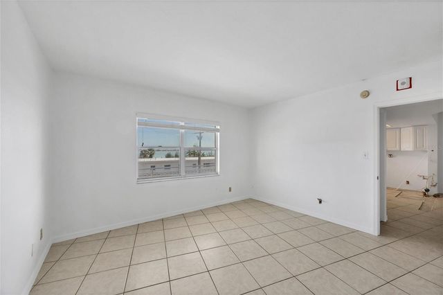 2110 BENJAMIN FRANKLIN DRIVE 303, Sarasota, FL 34236