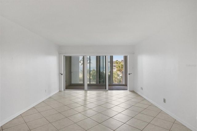 2110 BENJAMIN FRANKLIN DRIVE 303, Sarasota, FL 34236