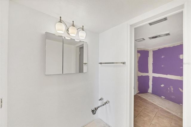 2110 BENJAMIN FRANKLIN DRIVE 303, Sarasota, FL 34236