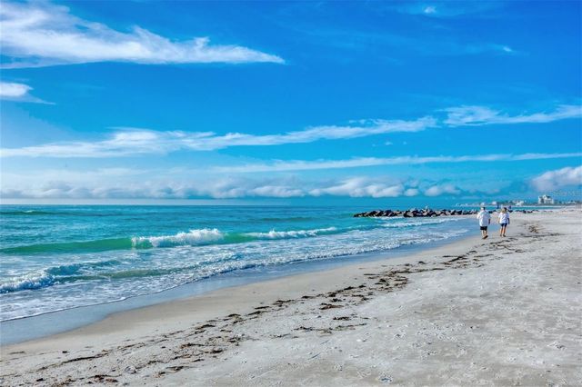 2110 BENJAMIN FRANKLIN DRIVE 303, Sarasota, FL 34236