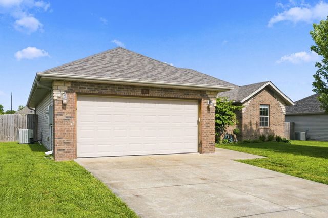 1101 S Venice Avenue, Republic, MO 65738