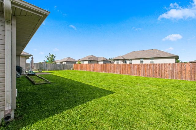 1101 S Venice Avenue, Republic, MO 65738