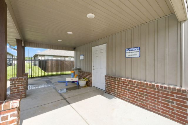 1101 S Venice Avenue, Republic, MO 65738