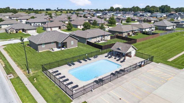 1101 S Venice Avenue, Republic, MO 65738