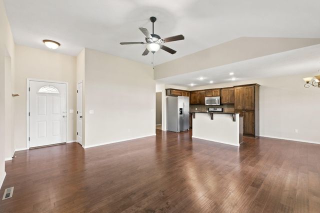 1101 S Venice Avenue, Republic, MO 65738