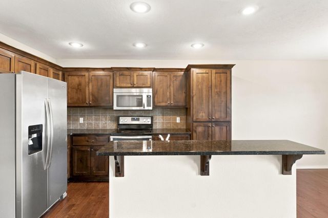 1101 S Venice Avenue, Republic, MO 65738
